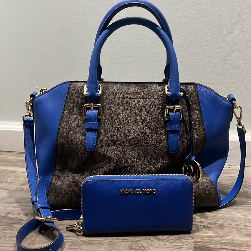 MICHAEL Michael Kors Ciara Large Messenger bag and Jet Set Wallet bundle